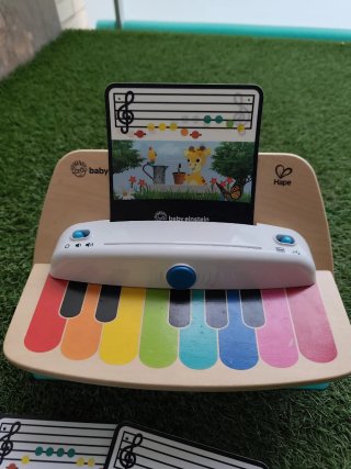 Piano de madera Baby Einstein Hape