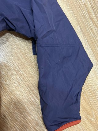 Chaqueta Adidas gris y naranja