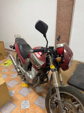 Moto 250cc Roja y Negra