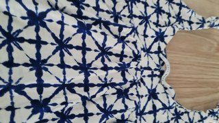 Vestido estampado azul y blanco