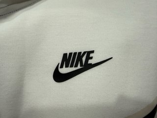 Nike Tech Blanca