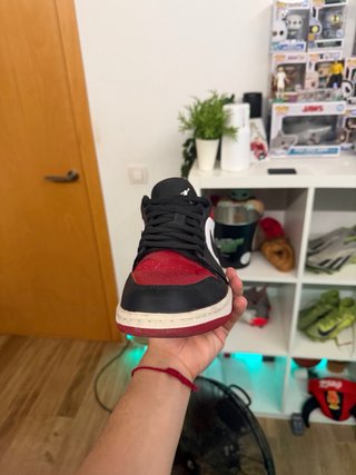 Jordan 1 Low Negro Rojo Blanco