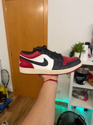 Jordan 1 Low Negro Rojo Blanco