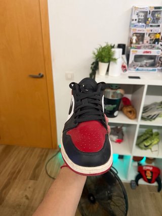 Jordan 1 Low Negro Rojo Blanco