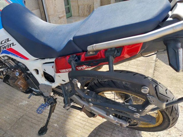 Honda Africa Twin Soporte Baúl,  moto es del 2018