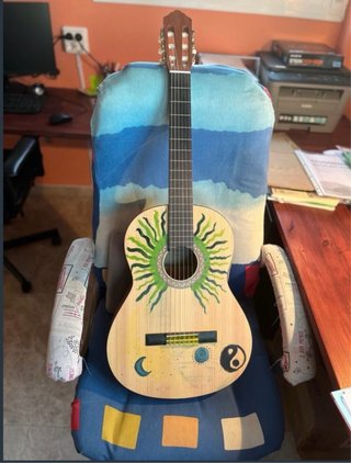 Guitarra Clásica Decorada con funda incluida