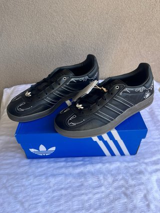 Adidas Zapatillas Negras y Grises