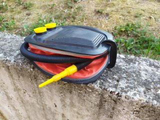 Pompa a pedale per gonfiabili