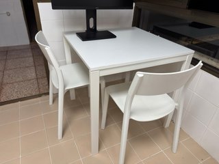 URGE VENDER Conjunto Mesa blanca cocina+ 2 sillas