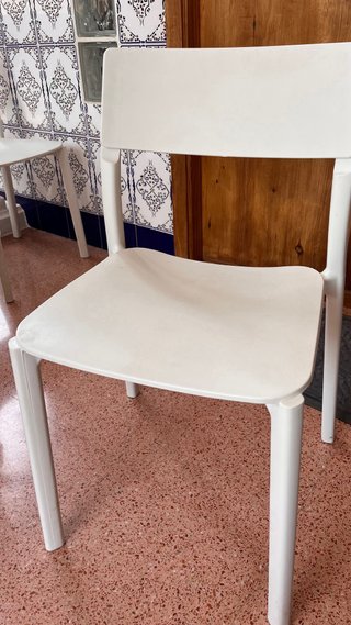 Conjunto Mesa blanca cocina+ 2 sillas