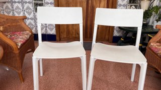 Conjunto Mesa blanca cocina+ 2 sillas