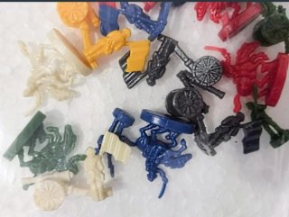 LOTE D FIGURAS REPUESTO PARA JUEGO RISK DE PARKER