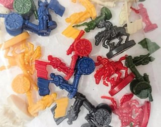 LOTE D FIGURAS REPUESTO PARA JUEGO RISK DE PARKER