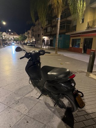 Piaggio Zip SP Negra