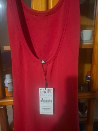 Vestido Stradivarius frunce y escote espalda XS.