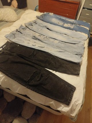 Pantalones vaqueros desgastados