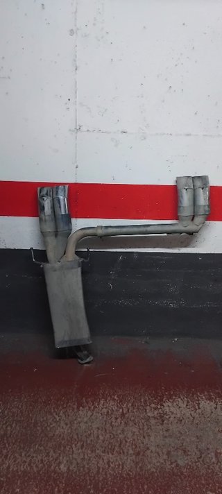 Sistema de escape doble para coche