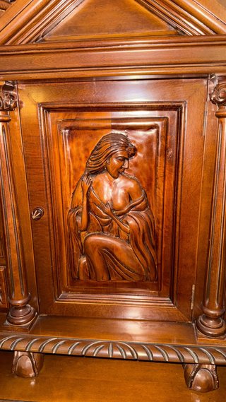 Mueble bargueño castellano antiguo con mesa