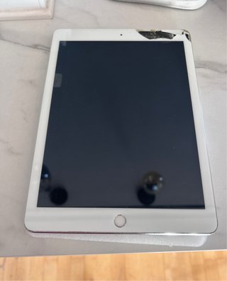 iPad A15 Blanco - Pantalla Rota