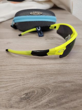 Gafas de ciclismo Greta. Nuevas con funda.