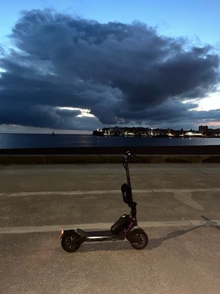 Patinete Eléctrico Morado