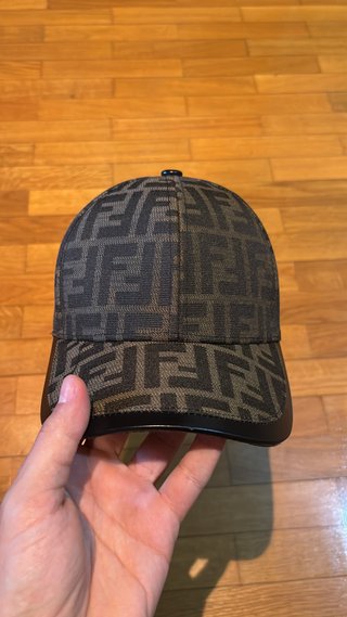 Gorra Fendi FF Marrón