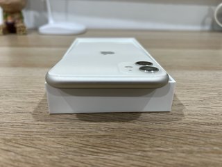iPhone 11 Blanco IMPOLUTO