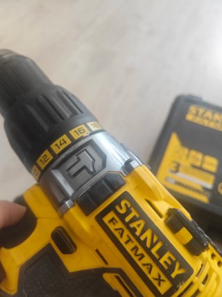 Taladro Stanley Fatmax 18V con maletín