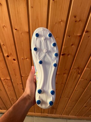 Zapatillas de fútbol blancas y azules talla 42