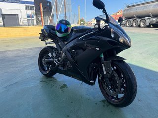 Yamaha R1 Negra