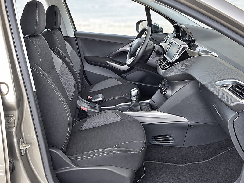 Peugeot 2008 1.2 Pure Tech S&S Style (2017) 2017, foto 7