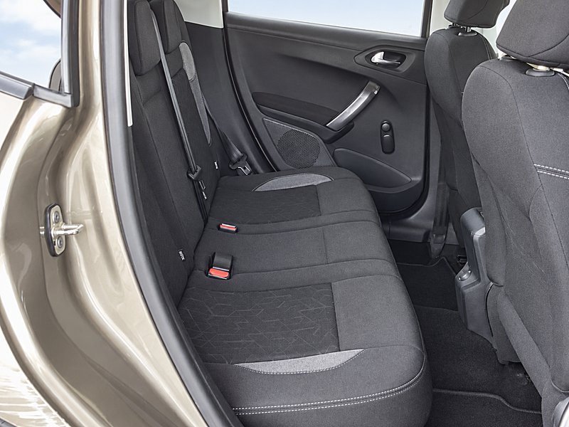 Peugeot 2008 1.2 Pure Tech S&S Style (2017) 2017, foto 11