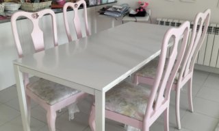 Mesa y 4 Sillas Rosas