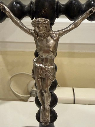 Crucifijo de sobremesa madera y metal