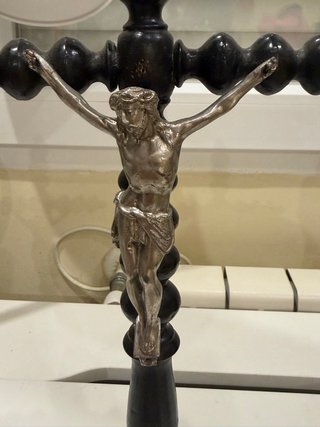 Crucifijo de sobremesa madera y metal