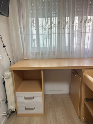 Cama juvenil con escritorio