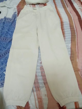 Conjunto Zara Sudadera y Pantalón Marfil
