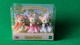 Sylvanian Families Baby Trio Blossom Dresses