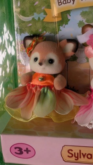 Sylvanian Families Baby Trio Blossom Dresses