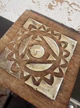 Caja de madera decorada