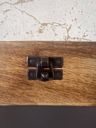 Caja de madera decorada