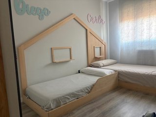 Cama doble casita madera sin colchones