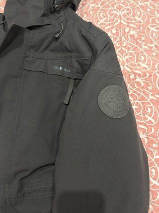 Abrigo Quechua Negro Nuevo Sin Etiqueta