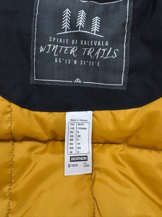 Abrigo Quechua Negro Nuevo Sin Etiqueta