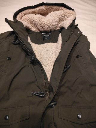 Parka niño Mayoral verde militar. Talla 12 años