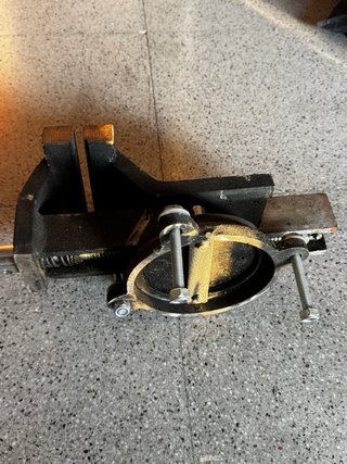 Tornillo de Banco Hierro Base Giratoria