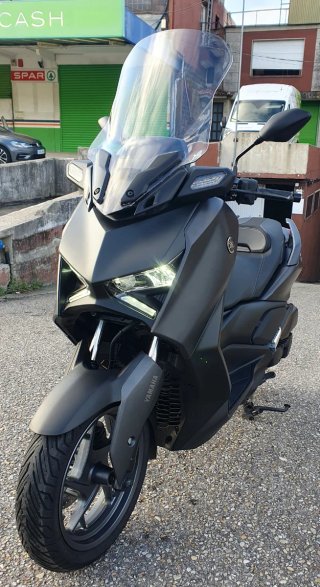 Yamaha Xmax 125 gris