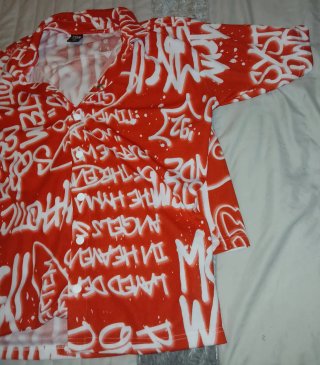 Camisa Streetwear Laranja/Vermelha com calção