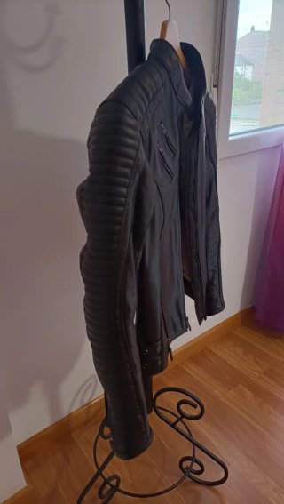 Chaqueta de cuero Segura Negra