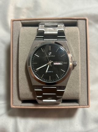 Reloj Poedagar Negro y Plateado